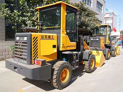 鏟車翻拋機(jī)